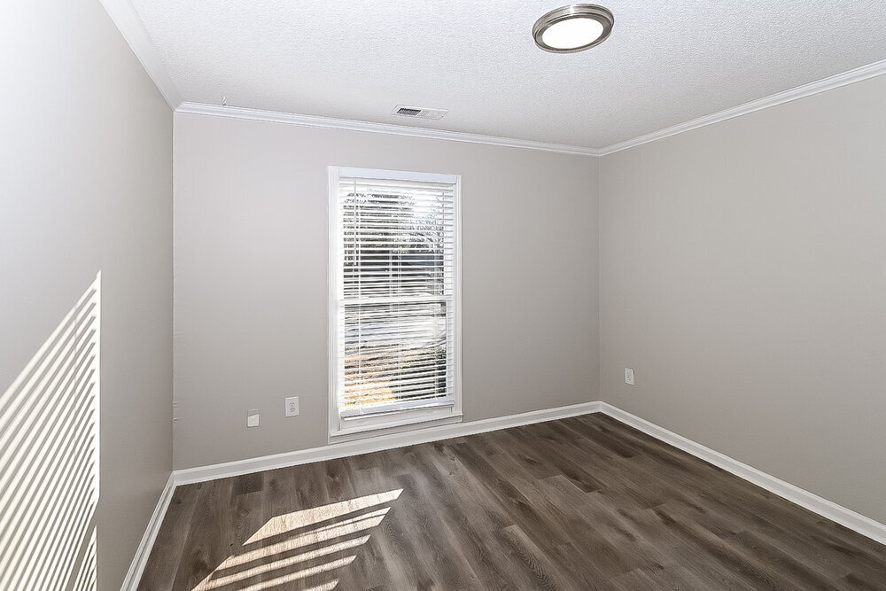 Building Photo - 8708 Rhonda Cir N