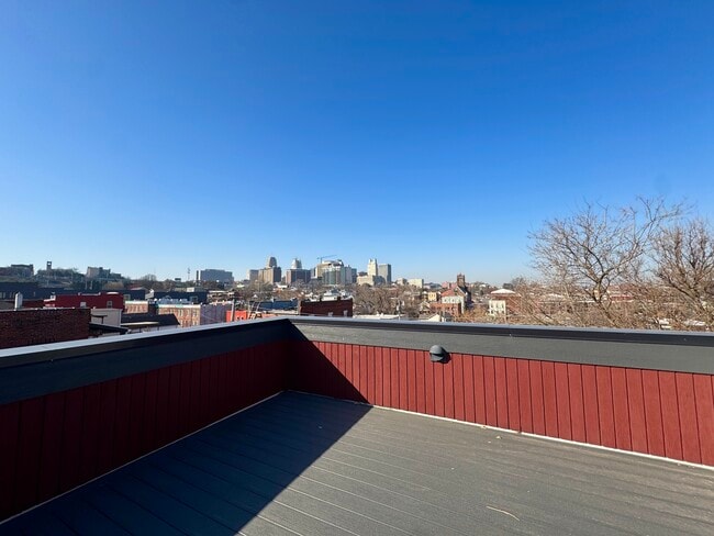 Building Photo - 1034 E Missouri Ave