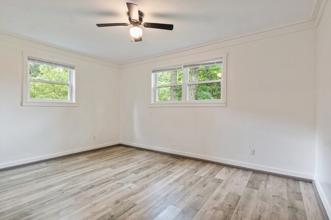 Building Photo - 185 Storage Rd