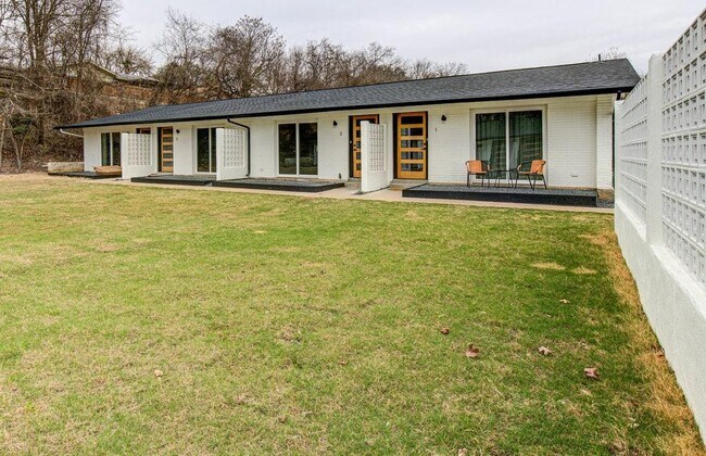 Building Photo - 1215 Hollow Creek Dr