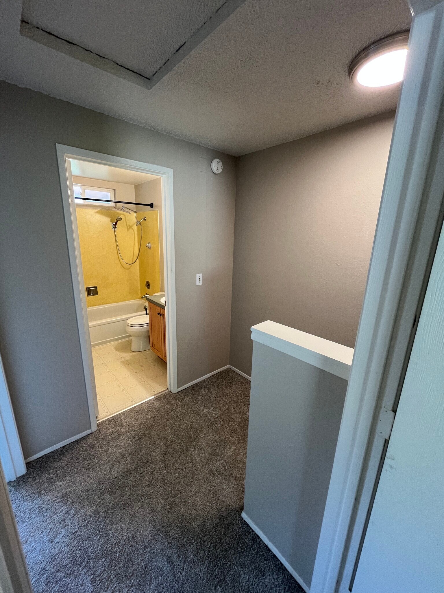 Building Photo - 4165 SE Cesar E Chavez Blvd