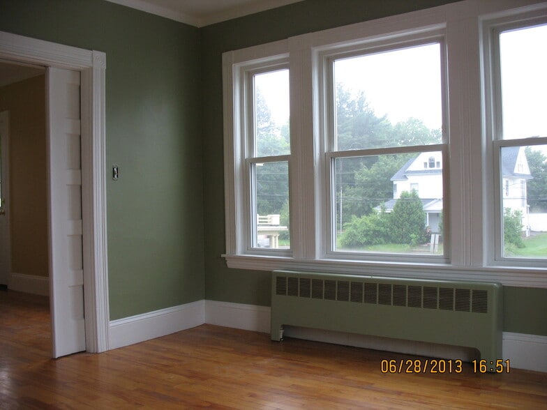 Building Photo - 62 Webster St
