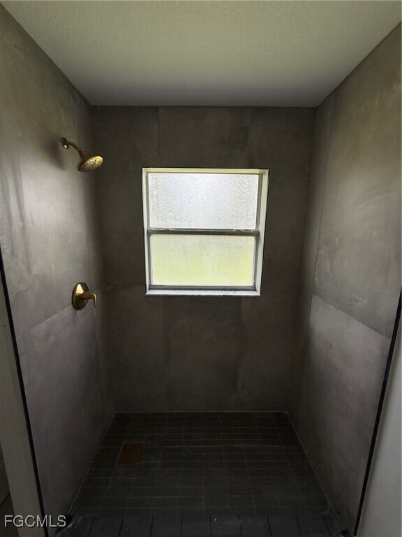 Building Photo - 3335 Everglades Blvd S