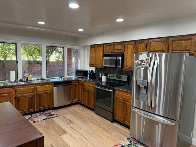 Building Photo - 545 S Valley View Dr