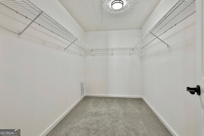 Building Photo - 76 Championship Ct