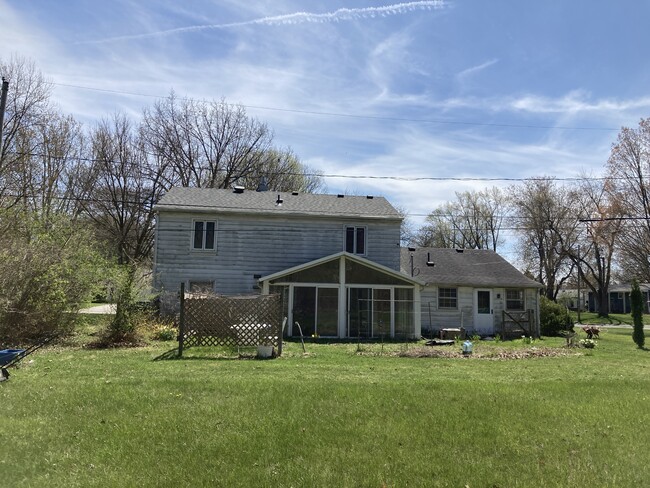 Building Photo - 7332 Grenlock Dr