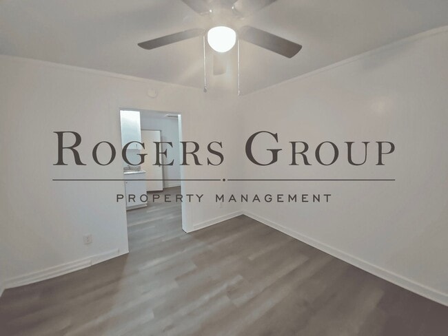 Building Photo - 557 W Spring St