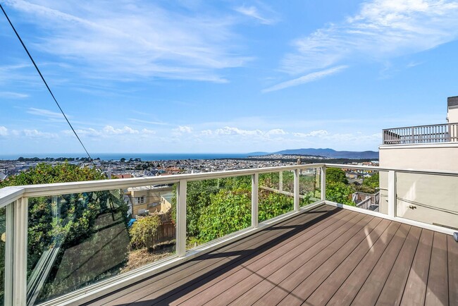 Building Photo - Gorgeous Golden Gate Heights home with gar...