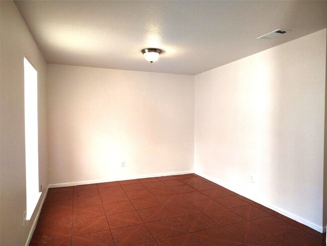 Building Photo - 13835 Purplemartin St
