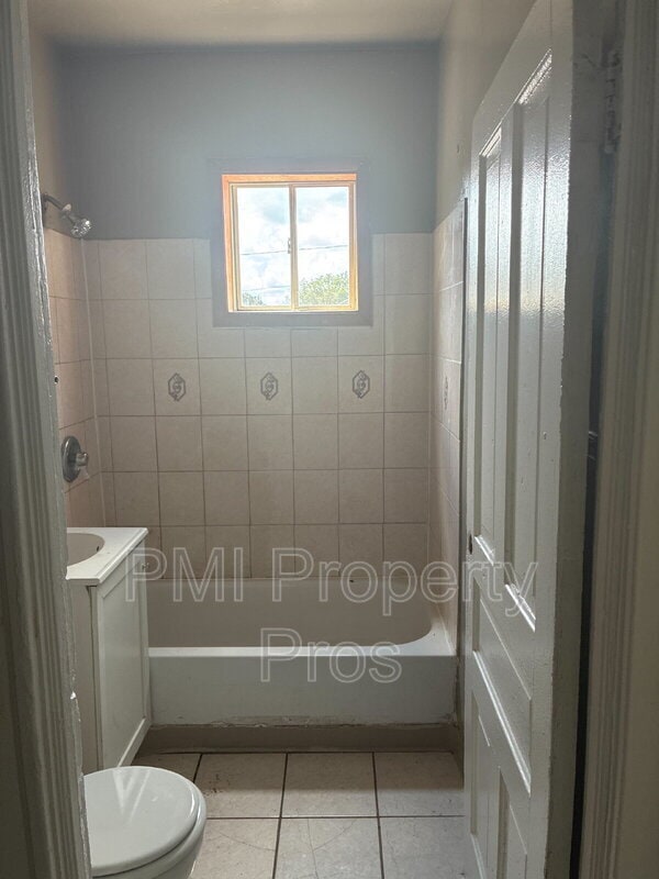 Building Photo - 1413 N 37th St