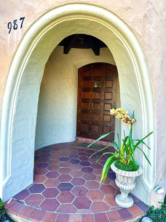 Building Photo - Custom Designer Mediterranean Style Home, 5 BR, 4.5 BA with Pool