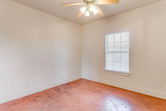 Building Photo - Wayside Duplex
