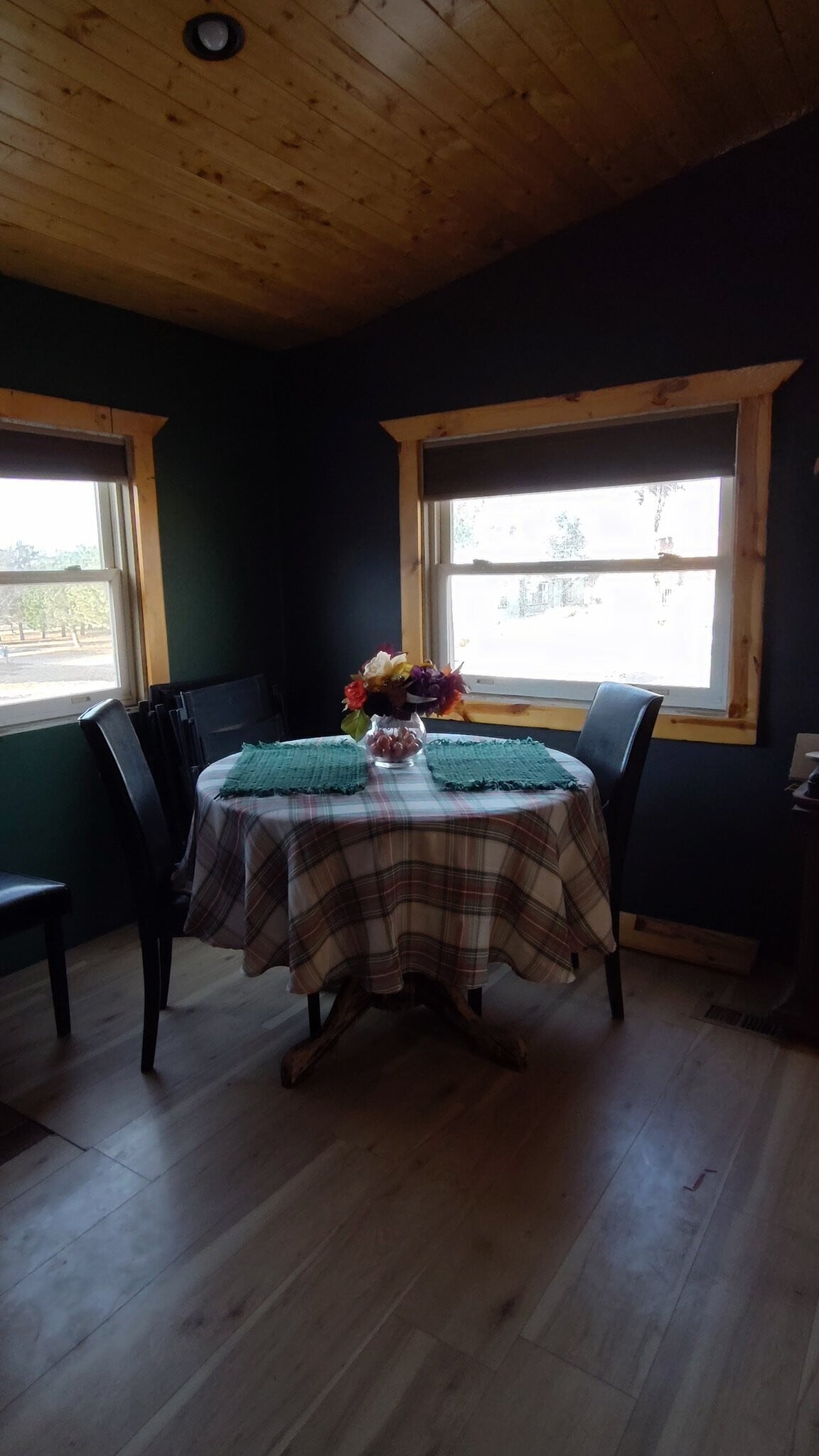 Building Photo - 412 N Edwards St