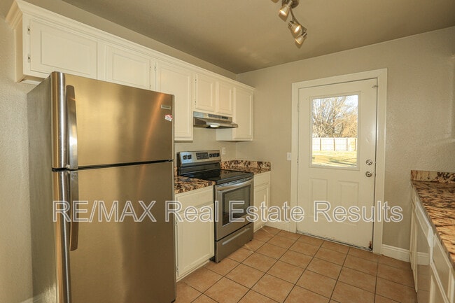 Building Photo - 50 Cheryl Cir