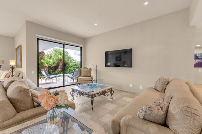 Building Photo - 31 Stanford Dr