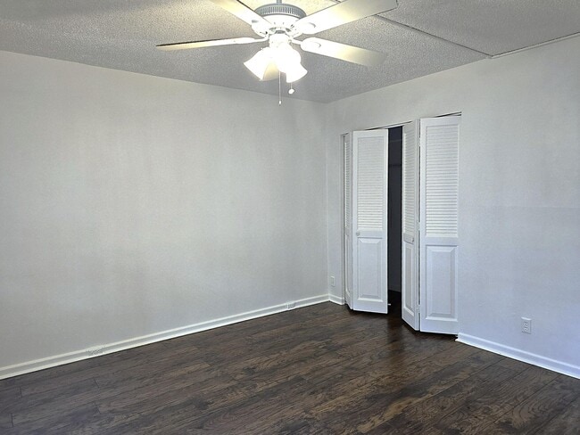 Building Photo - 2803 Victoria Way