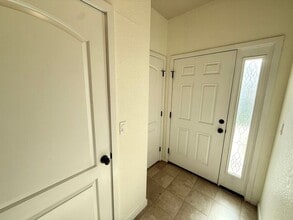 Building Photo - Fantastic 2 Bedroom, 2 Bath Ground Level Condo With Detached Garage in Loveland, Colorado