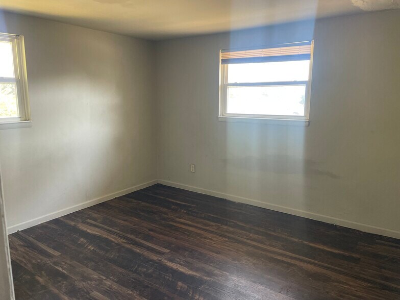 Building Photo - 291 S Napoleon Ave