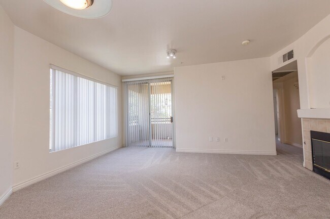 Building Photo - Beautiful 2-Bedroom, 2-Bath Condo in Gated...