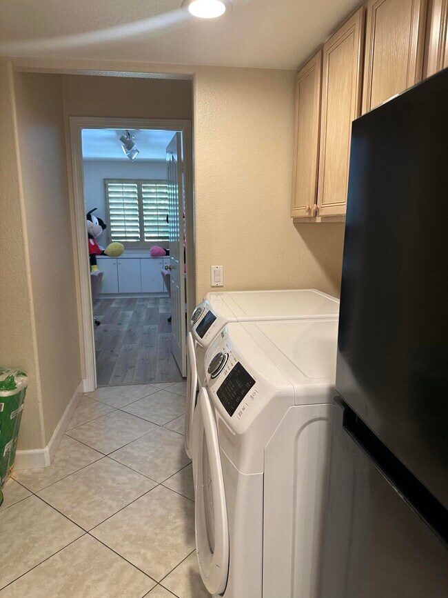 Building Photo - 76961 Sheffield Ct