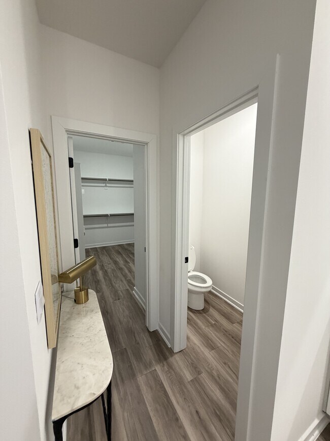 Building Photo - 452 W Gosling Isle