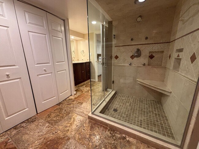 Building Photo - 3479 Overbrook Dr