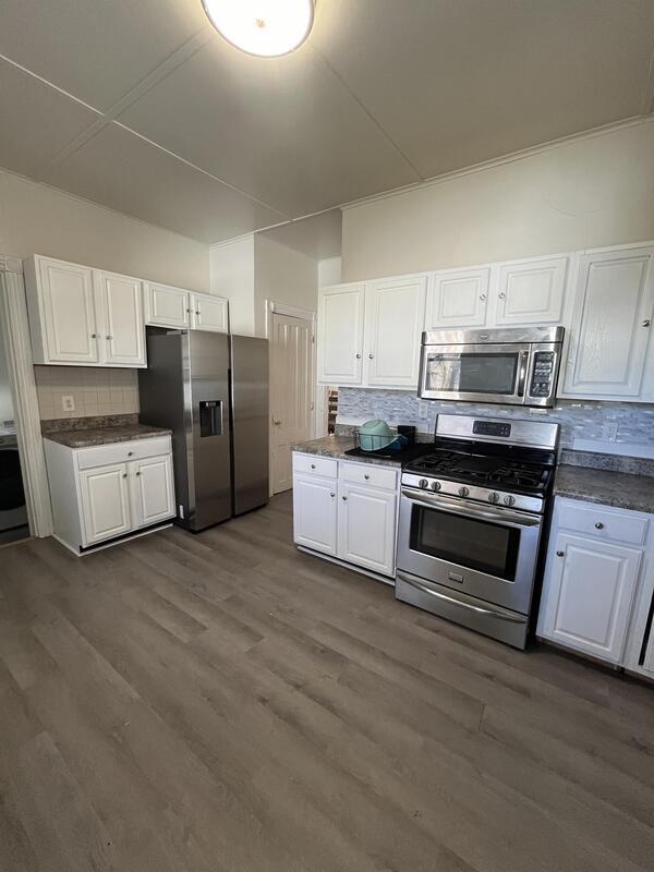 Building Photo - 6 S Lake Ave