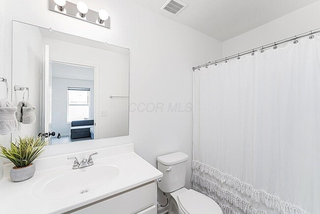 Building Photo - 7430 Sugarbark Dr