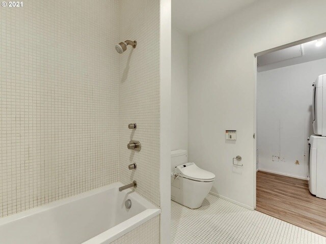 Building Photo - 2530 SE 26th Ave