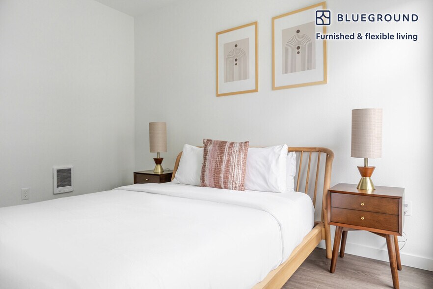 Building Photo - 17645 NE 69th Ct