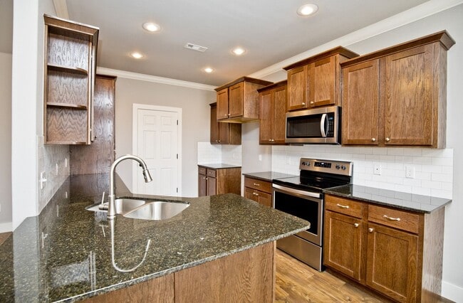 Building Photo - ***308 Alder Street***