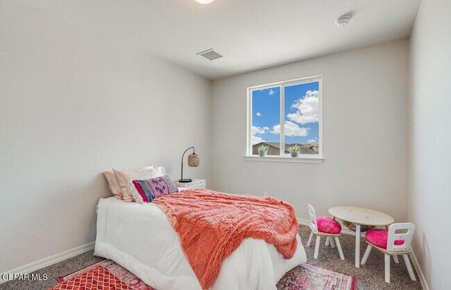 Building Photo - 14604 Pebble Hills Blvd