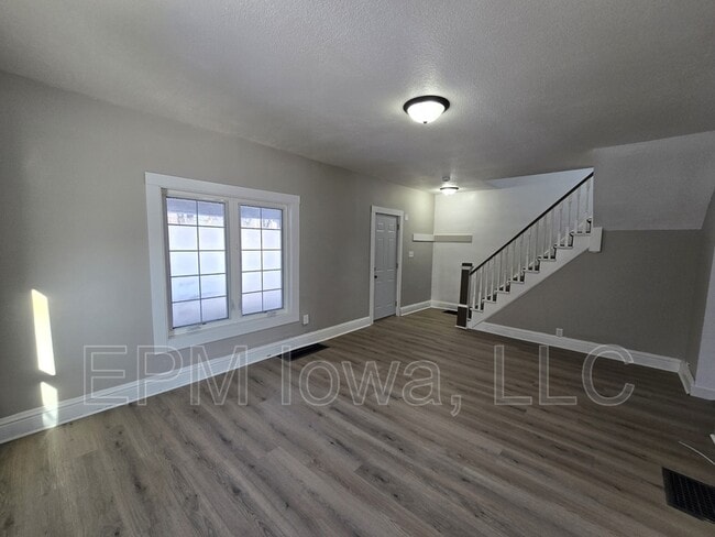 Building Photo - 827 Dawson St