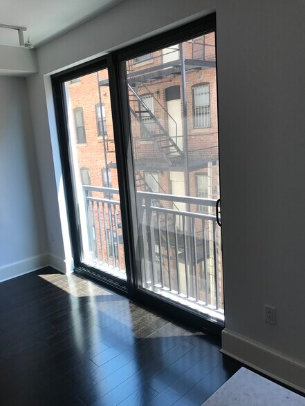 Building Photo - 1011 M St NW