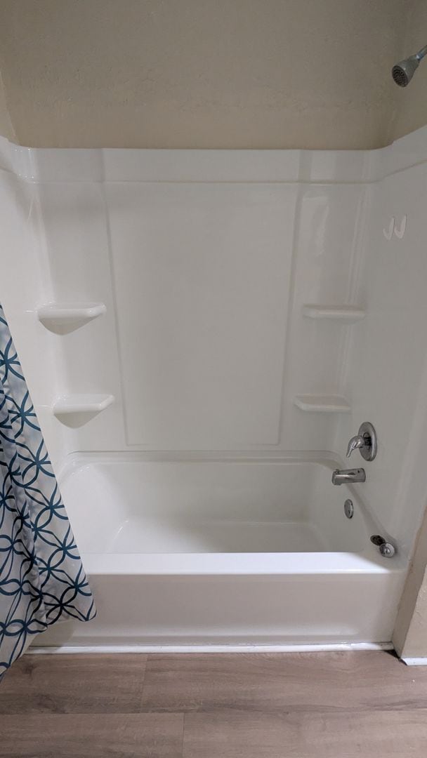 Building Photo - Newly renovated Akron apartment offering spacious rooms and a finished attic for flexible living ...