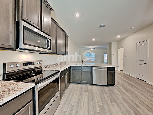 Building Photo - 7942 Cactus Plum Drive