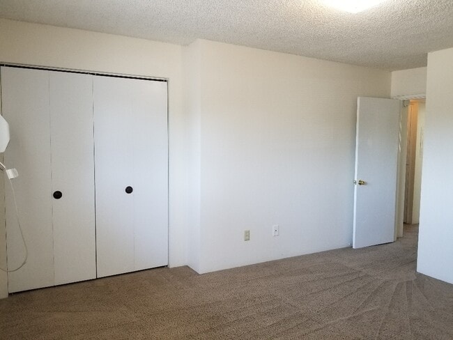 Building Photo - 1112 SW 5th St