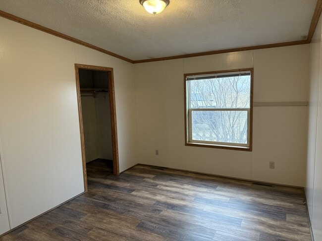 Building Photo - 5 Oswego Trail