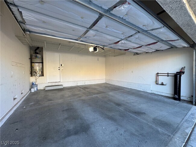 Building Photo - 9501 Ironsend St