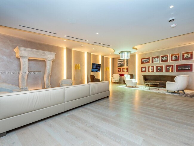 Building Photo - 1000 Brickell Plaza