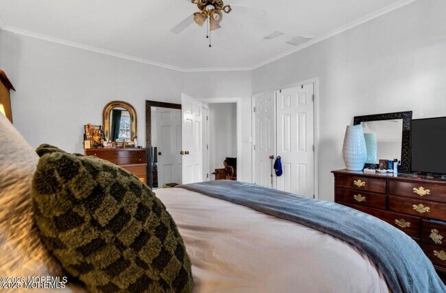 Building Photo - 1702 Grand Ave