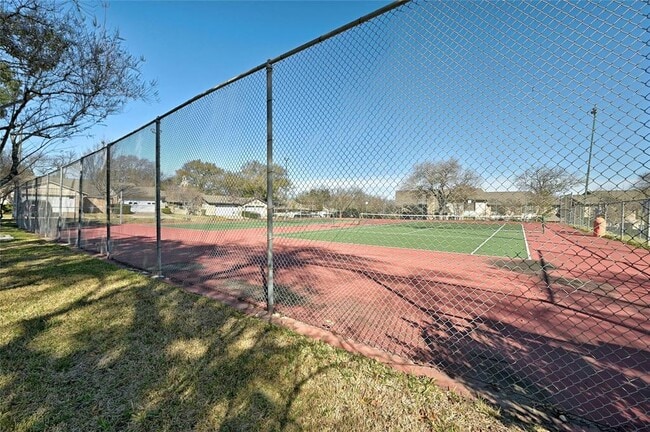 Building Photo - 2002 Millay Dr