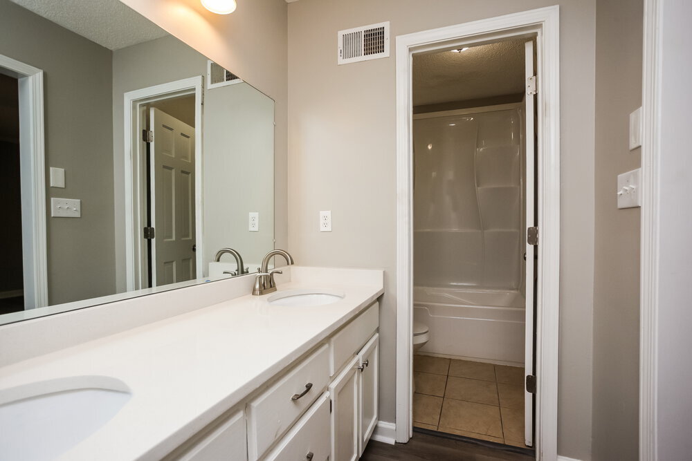 Building Photo - 4466 Dawn Oaks Cove