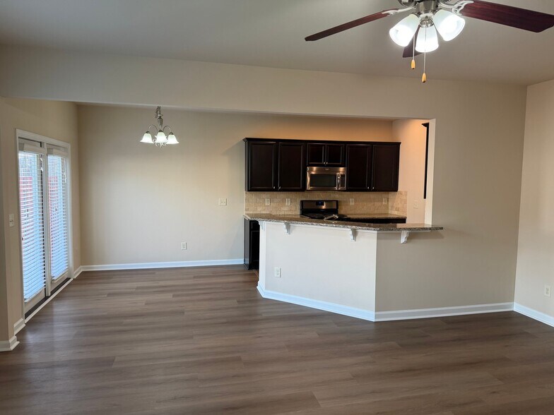 Building Photo - 4925 Ducote Trail