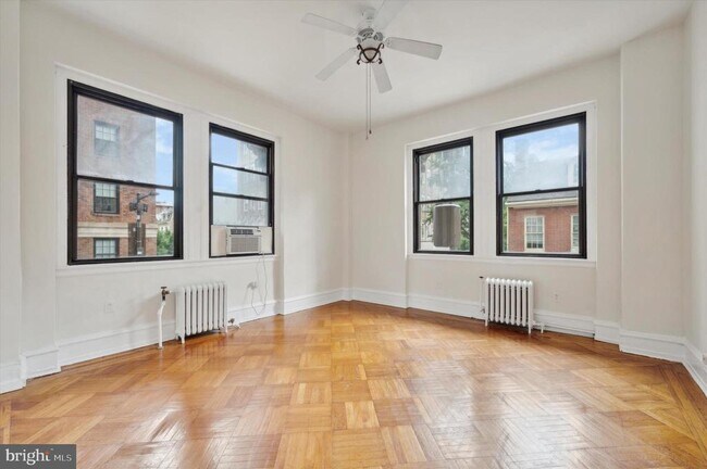 Building Photo - 250 S 13th St