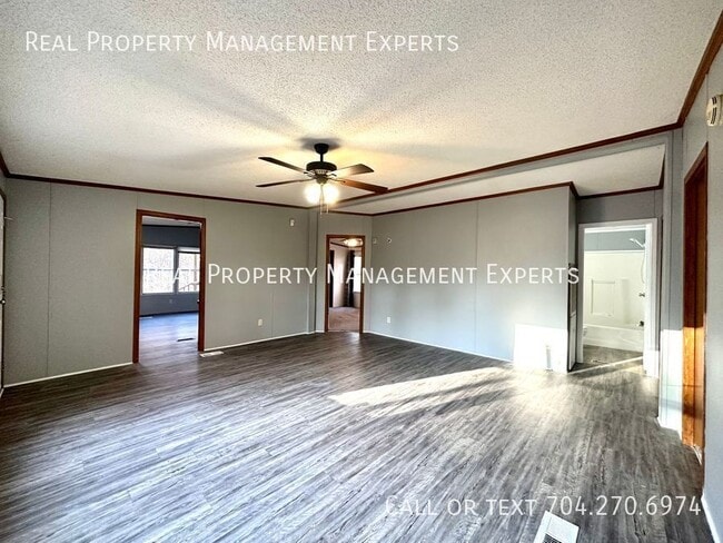 Building Photo - 5268 Montana Cir NW