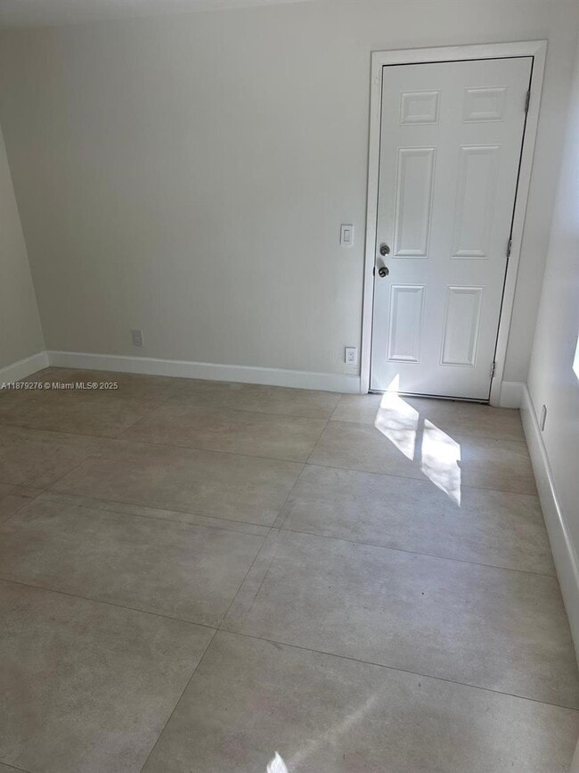 Building Photo - 177 NE 44th St