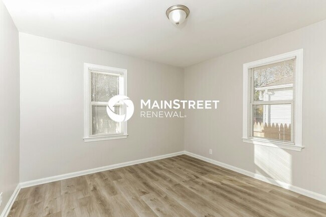 Building Photo - 2 Bedroom Pet-Friendly Home in Indianapoli...