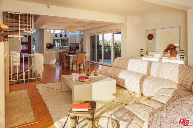 Building Photo - 8464 Cole Crest Dr