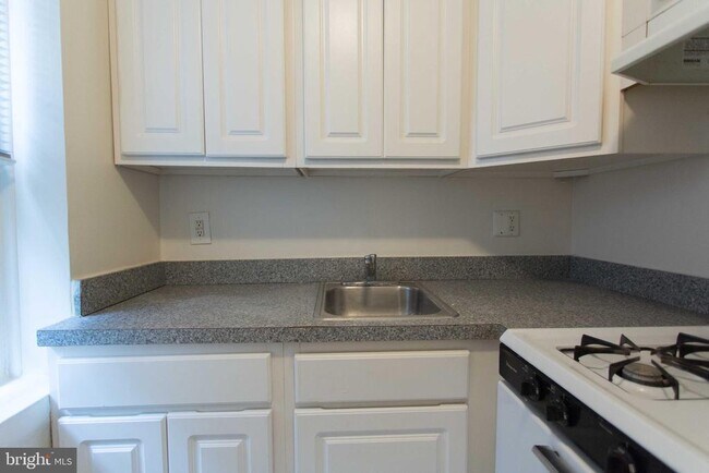 Building Photo - 526 Spruce St